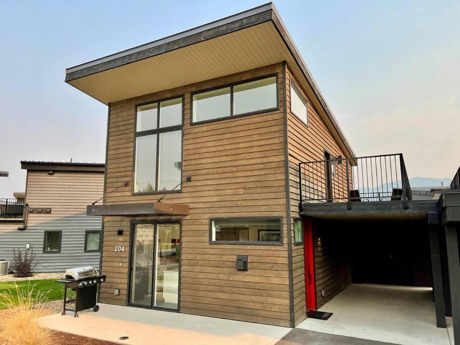 Brand New Upscale Home- Best Location! Уайтфиш Экстерьер фото